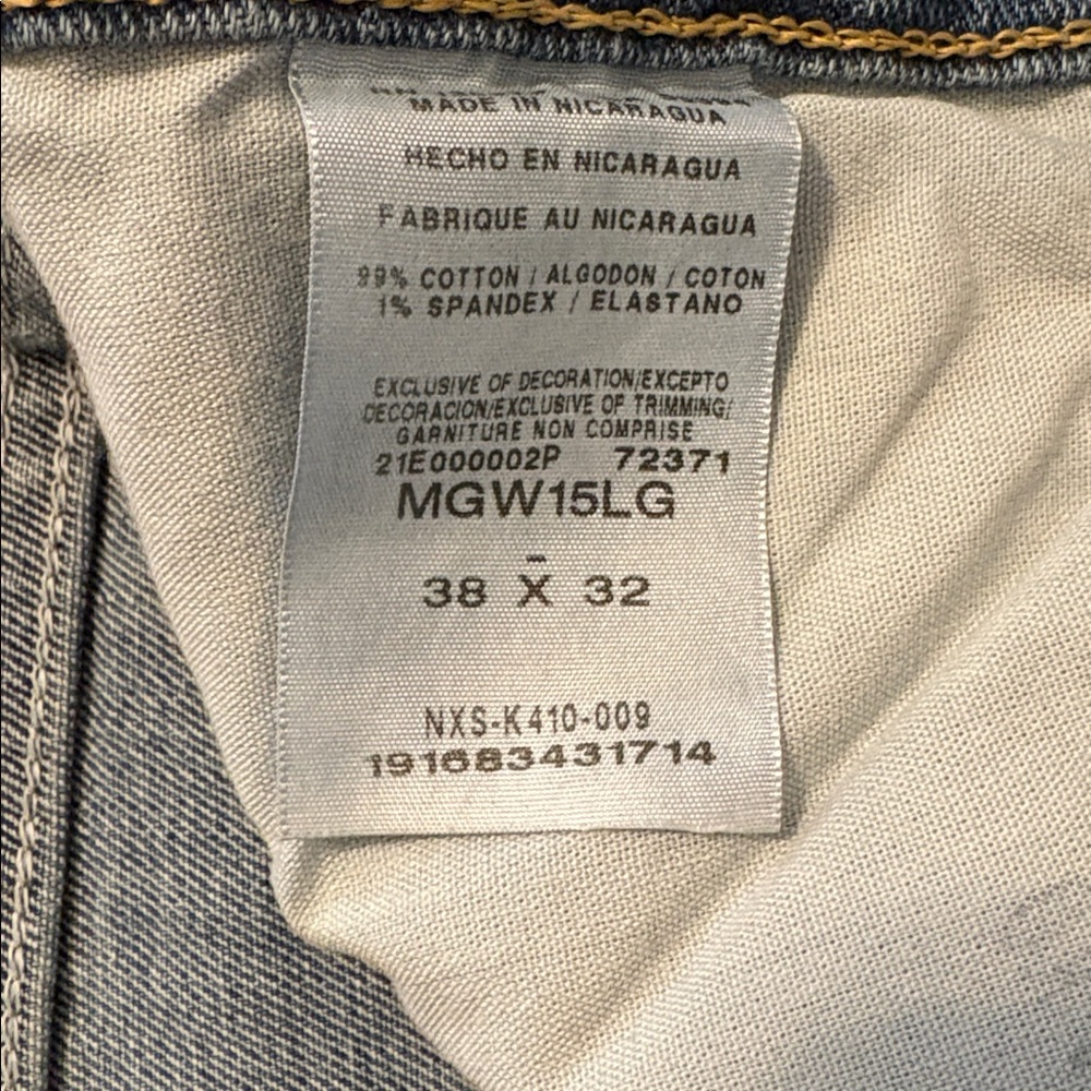 Men’s Wrangler Relaxed Fit Jeans 38x32 - Picture 6 of 7